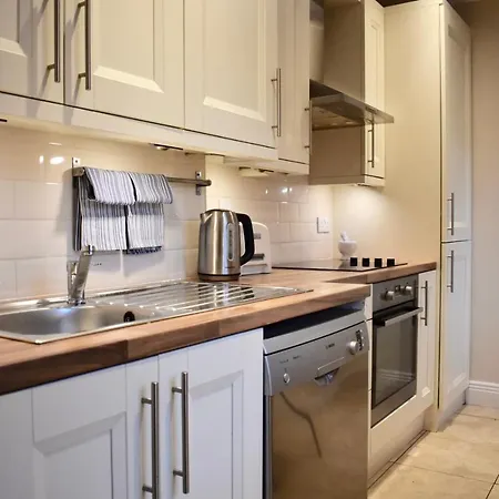 Newly Refurbished 2 Bedroom Terraced House In 都柏林